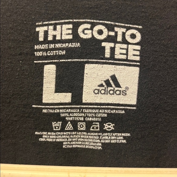 Adidas Chicago bulls Black Tee with Red Graphic size Large - Picture 2 of 5